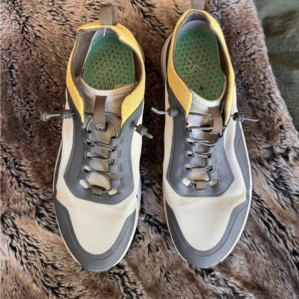 Tropicfeel Lava Almond White. Size 11 US Men